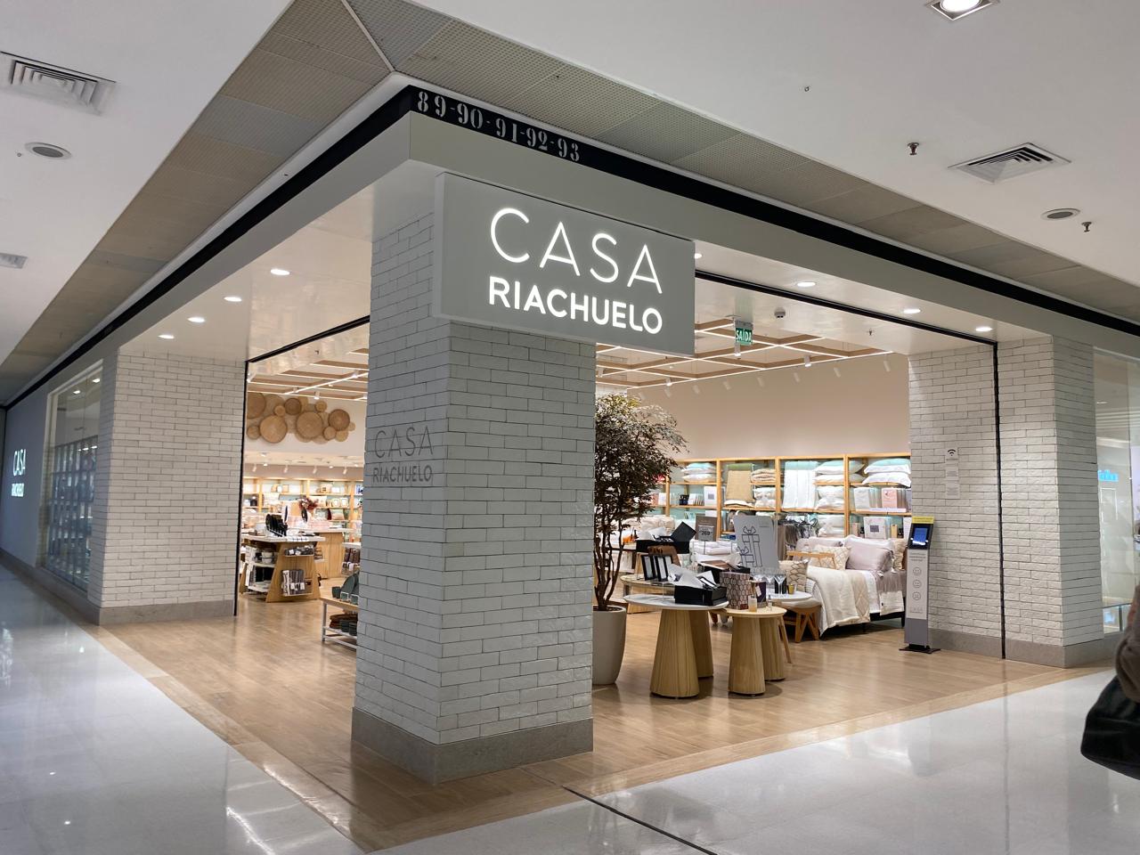 Vitrine de uma das lojas Casa Riachuelo.