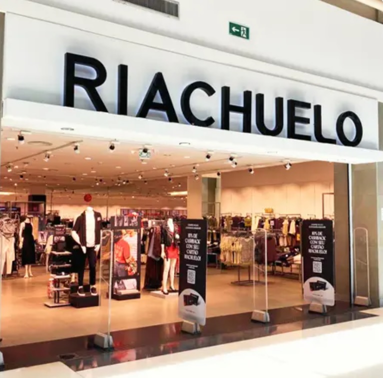Vitrine de uma das lojas Riachuelo.