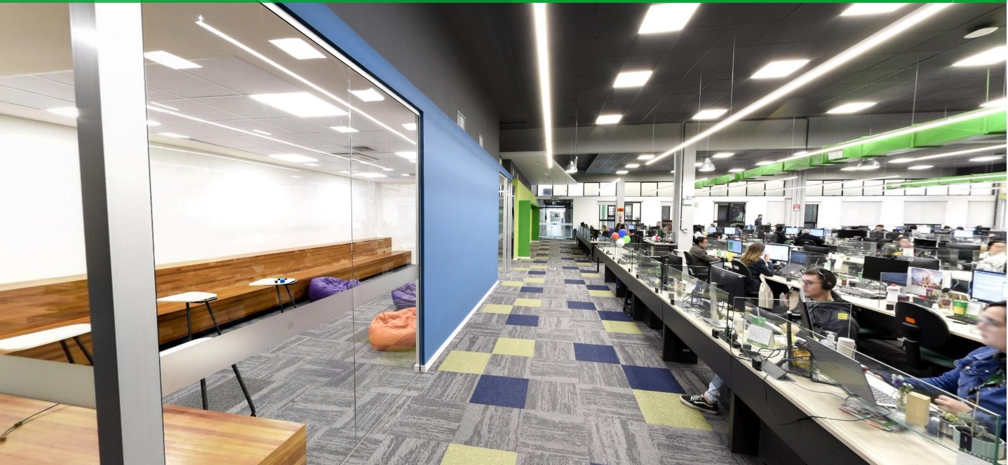 Laboratório de inovação da Intelbras.